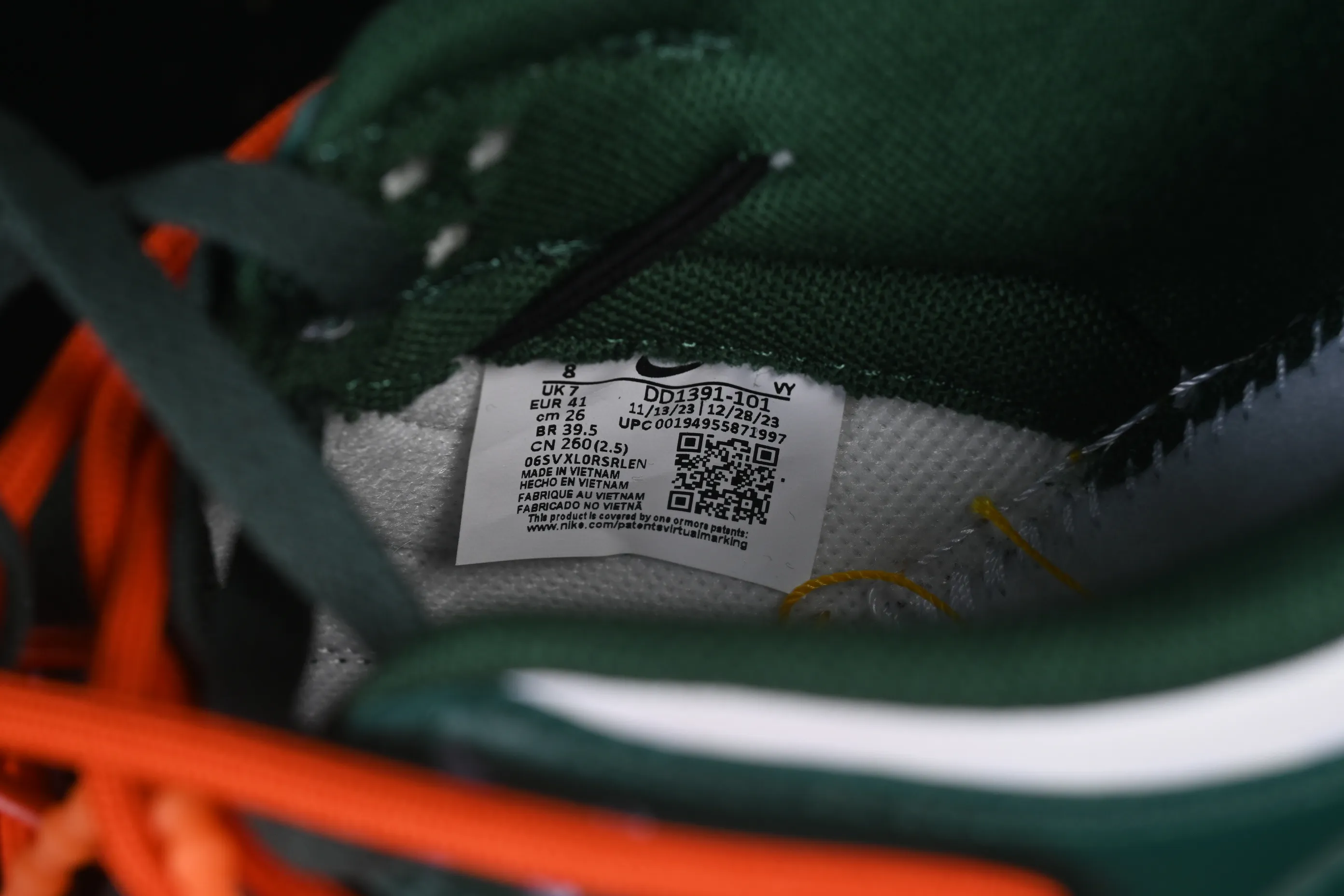 All categories Nk SB Dunk Series Nk SB Dunk Low High-end customized low-top sneakers Nike SB Dunk Low Laser Green Straps Low-top casual sneakers DD1391-101